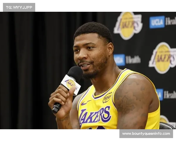 雷迪克揭秘湖人中场调整：15号战术落位破解鹈鹕篮板优势