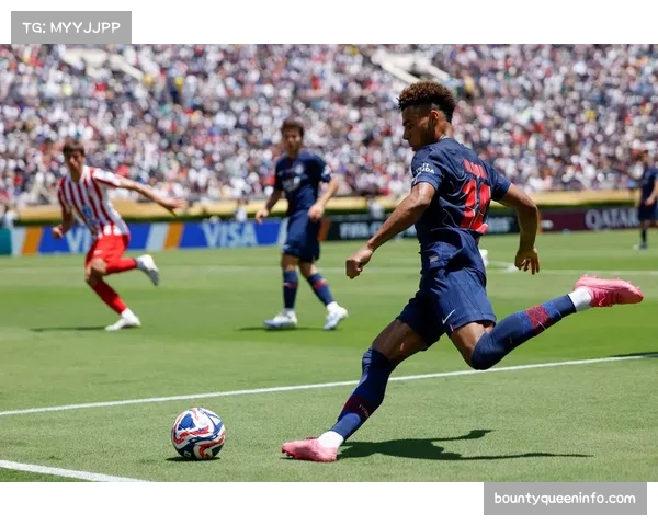 巴黎圣日耳曼统治力下滑:本赛季已输三场,霸主地位面临严峻挑战